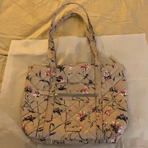 Vera Bradley Small Vera Tote in Strawflowers